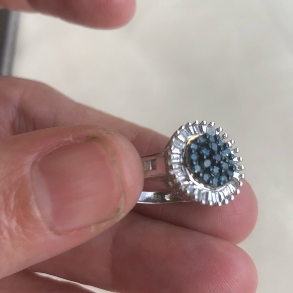 Gorgeous Blue and White Diamond 925 Ring - Picture 6 of 10